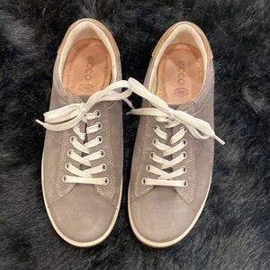 Ecco leather tennis shoes